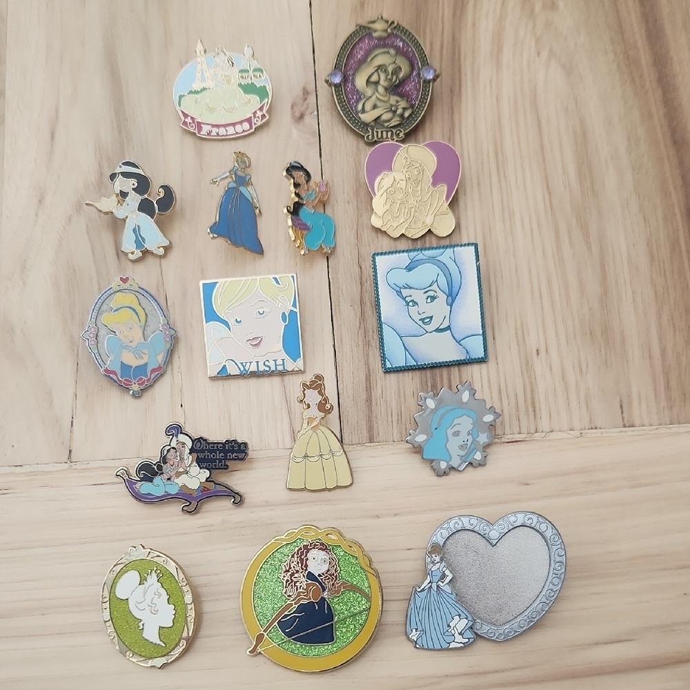Disney Princess Enamel Pin Set